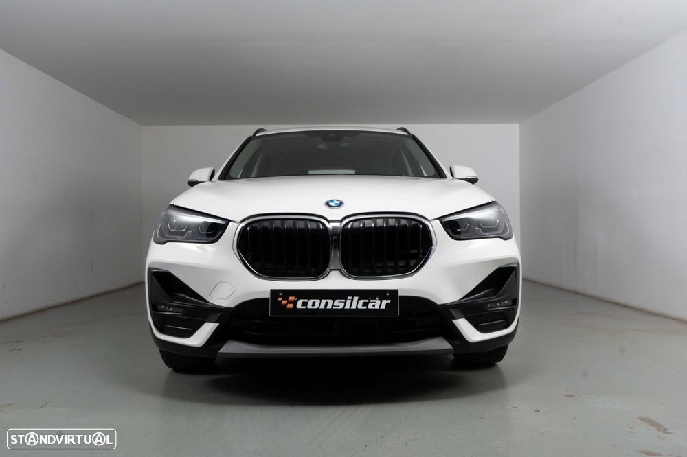 BMW X1 25 e xDrive Corporate Edition - 4