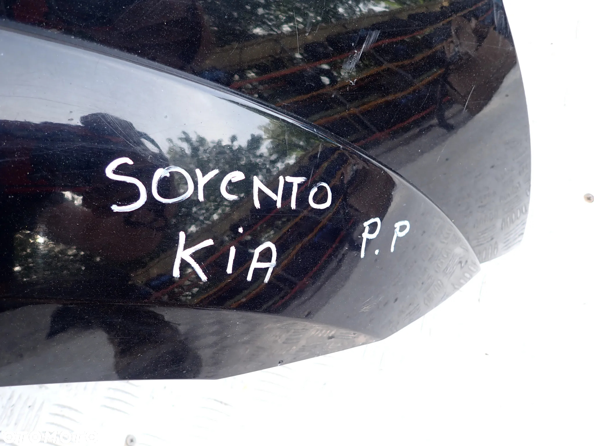 BŁOTNIK PRAWY PRZÓD ANTENA KIA SORENTO - 2