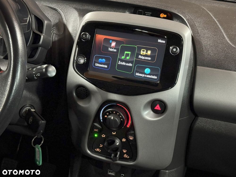 Toyota Aygo x-play connect - 24