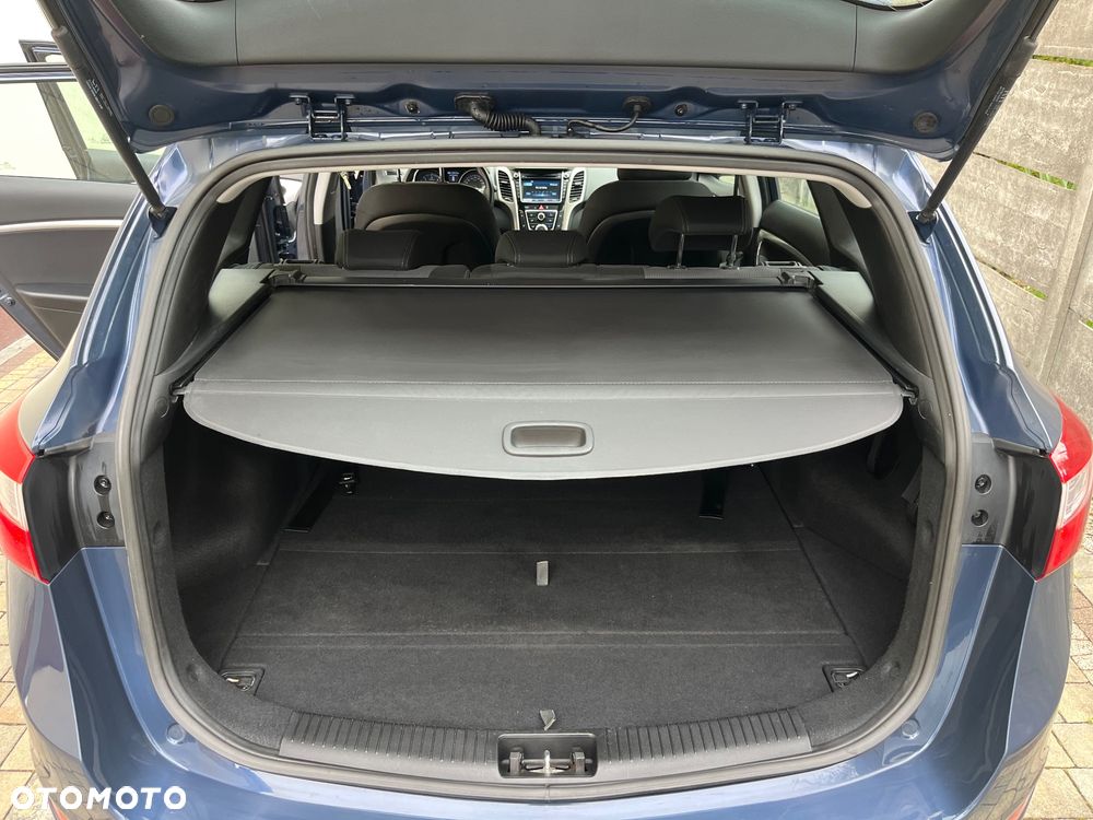 Hyundai i30 blue Kombi 1.6 CRDi Style - 19