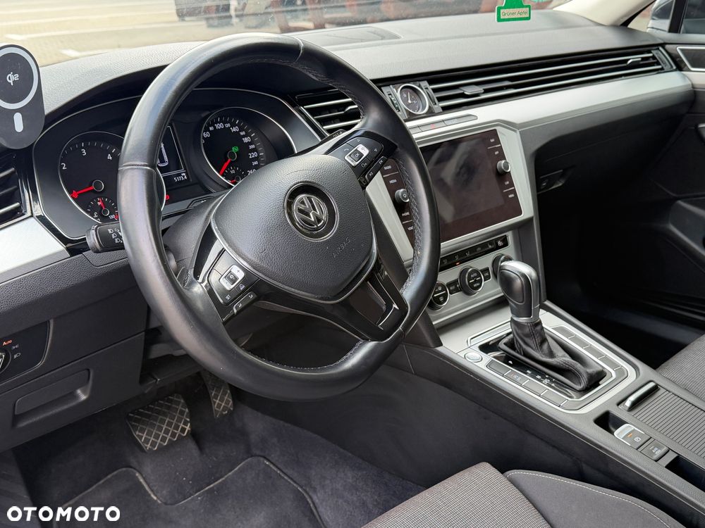 Volkswagen Passat 2.0 TDI SCR DSG Business - 33