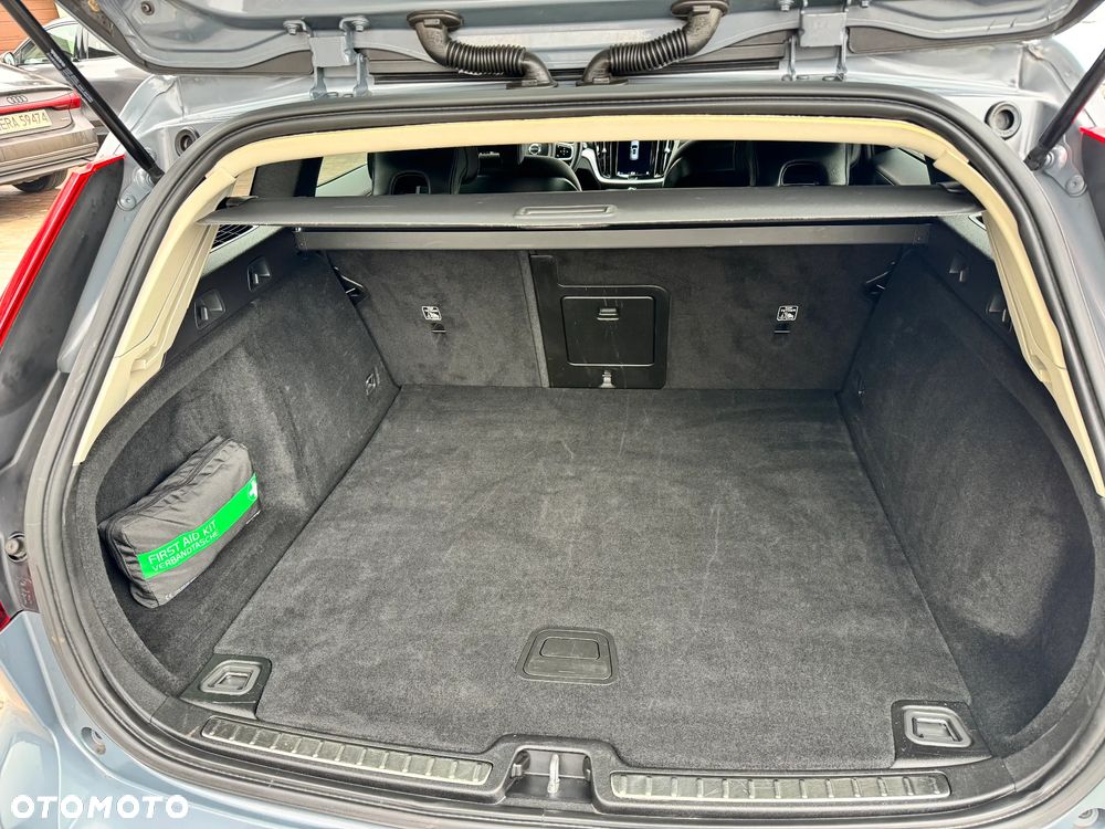 Volvo V60 B3 B DKG Essential - 20