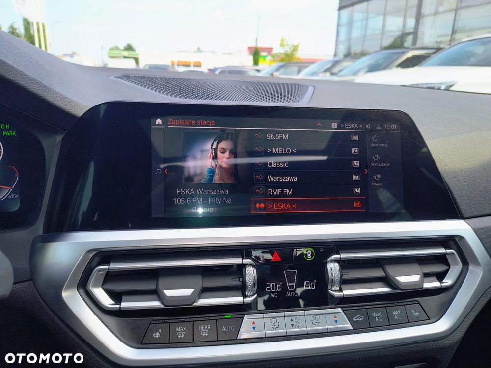 BMW Seria 3 330i xDrive M Sport - 38