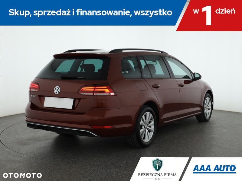 Volkswagen Golf - 6