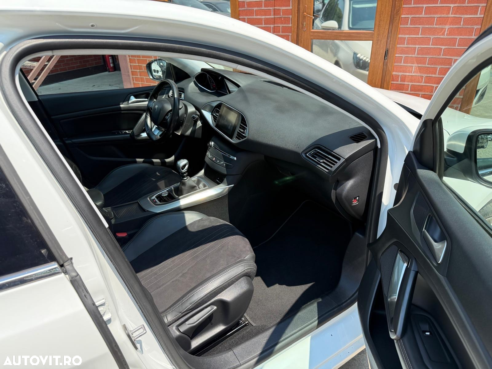 Peugeot 308 - 24