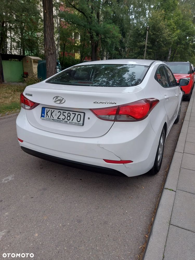 Hyundai Elantra 1.6 Classic + - 2