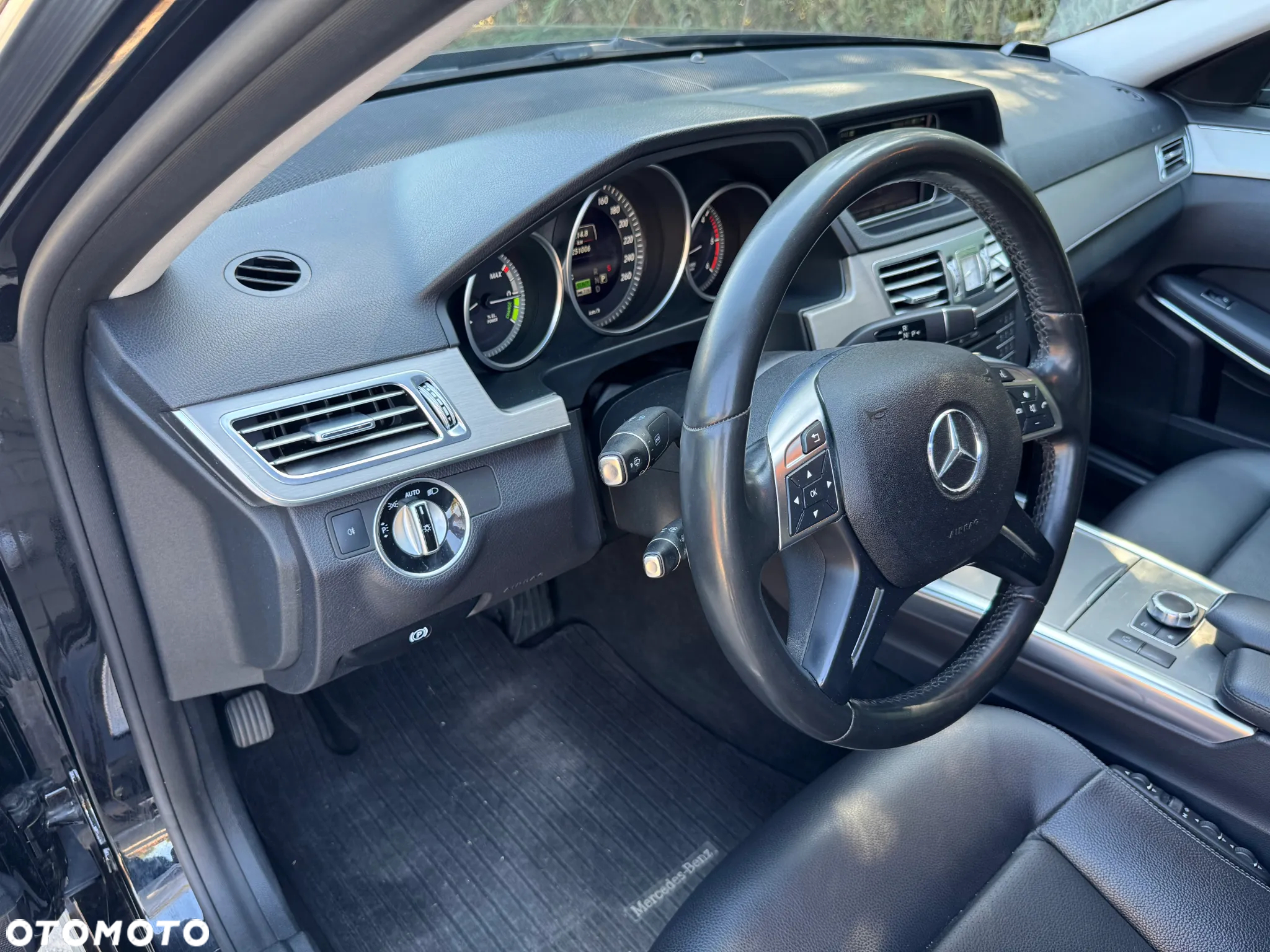 Mercedes-Benz Klasa E 300 BlueTEC HYBRID 7G-TRONIC Elegance - 23