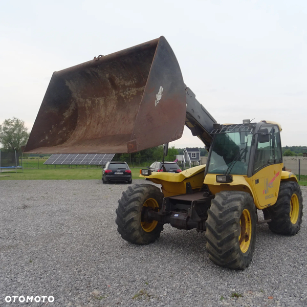 New Holland LM 425