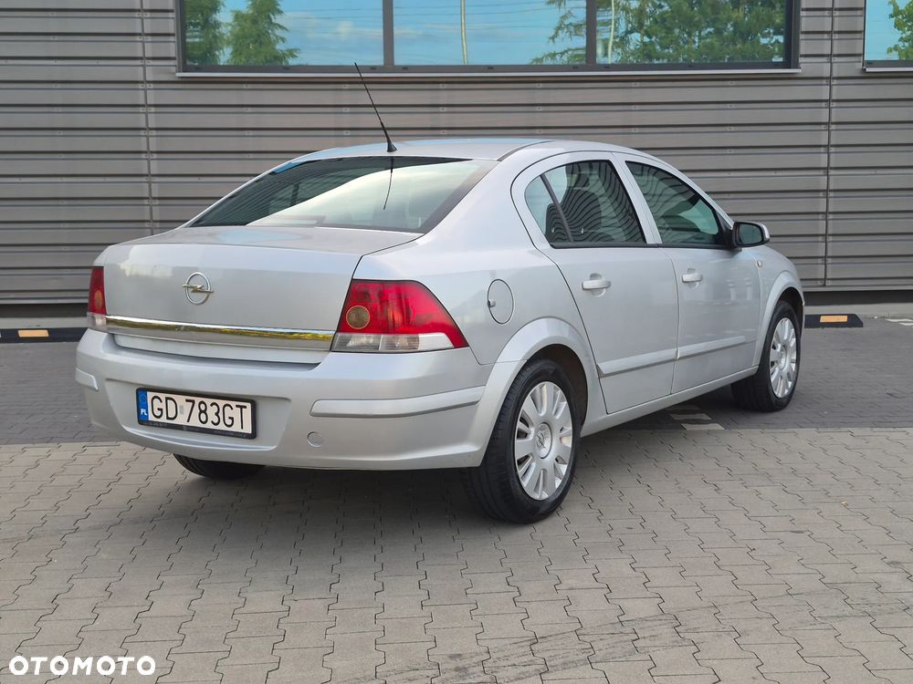 Opel Astra 1.6 Essentia EU5 - 4