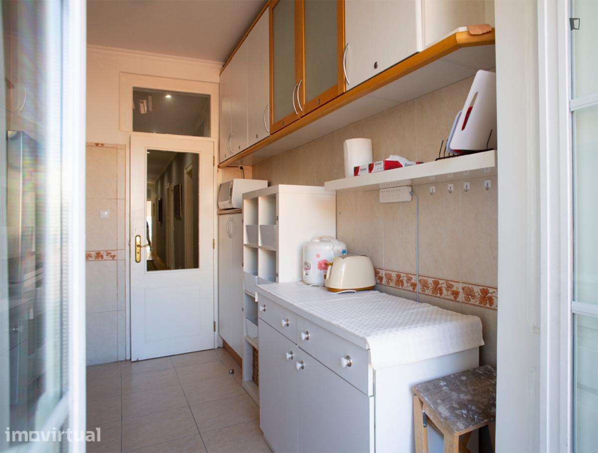 Quarto - localizado em Arroios Lisbon - Grande imagem: 4/17