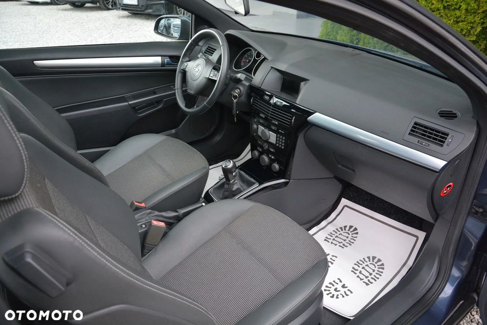 Opel Astra GTC 1.8 - 17