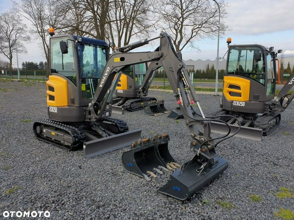 Volvo ECR25D NOWA DOSTĘPNA OD RĘKI, SZYBKOZŁĄCZE, DŁUGIE RAMIĘ, OBRÓT W OBRYSIE - 2