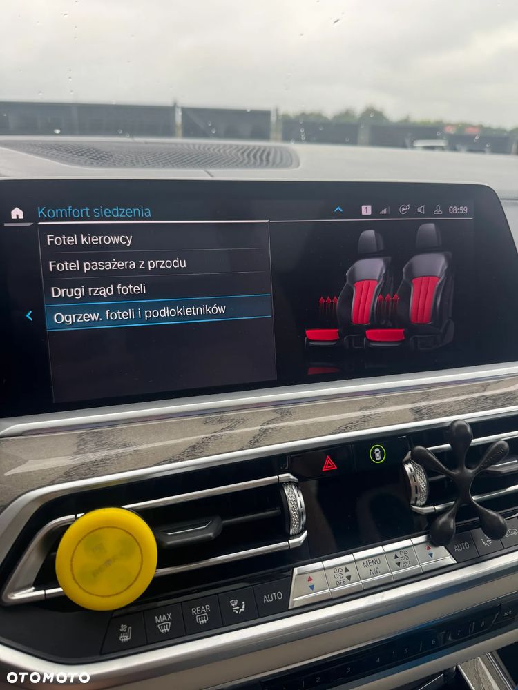BMW X7 M50i sport - 22