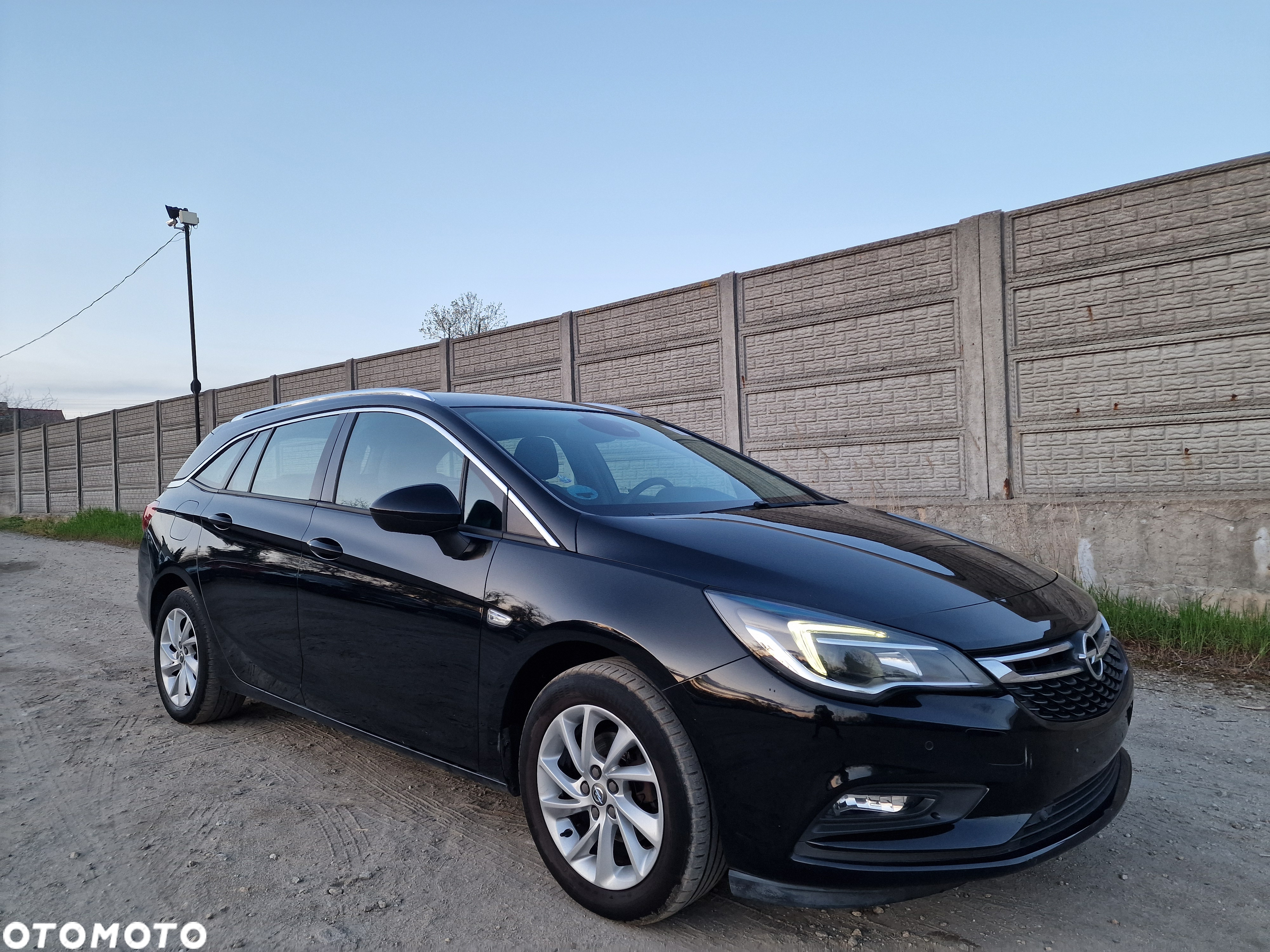 Opel Astra 1.4 Turbo Start/Stop Sports Tourer Innovation - 35