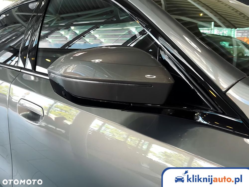 BMW Seria 5 540d xDrive mHEV M Sport - 3