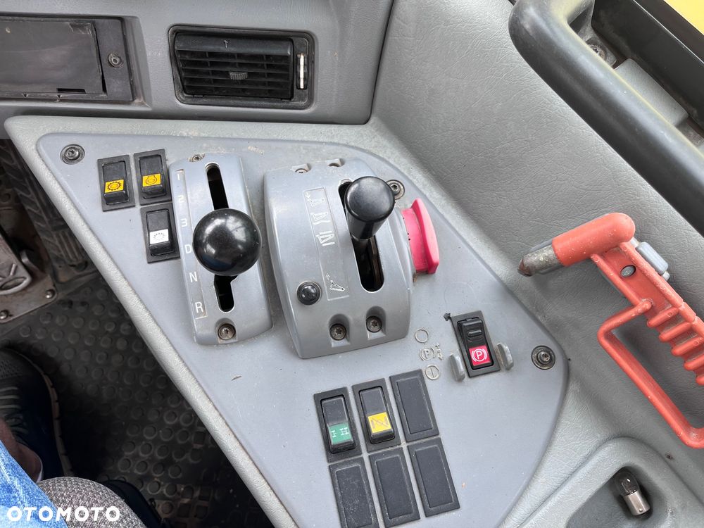 Volvo A25E - 23