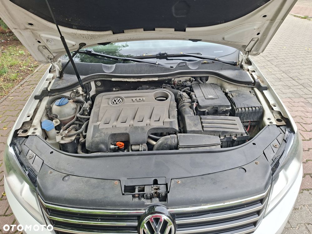 Volkswagen Passat 2.0 TDI Comfortline - 11
