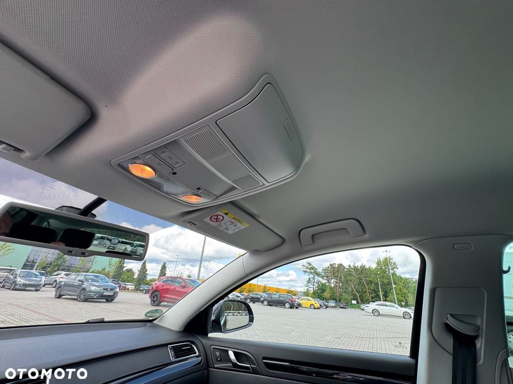 Skoda Superb 2.0 TDI Elegance DSG - 34