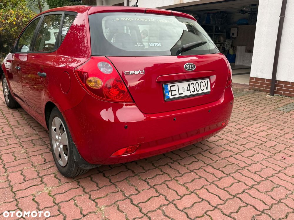 Kia Ceed 2008 photo 2