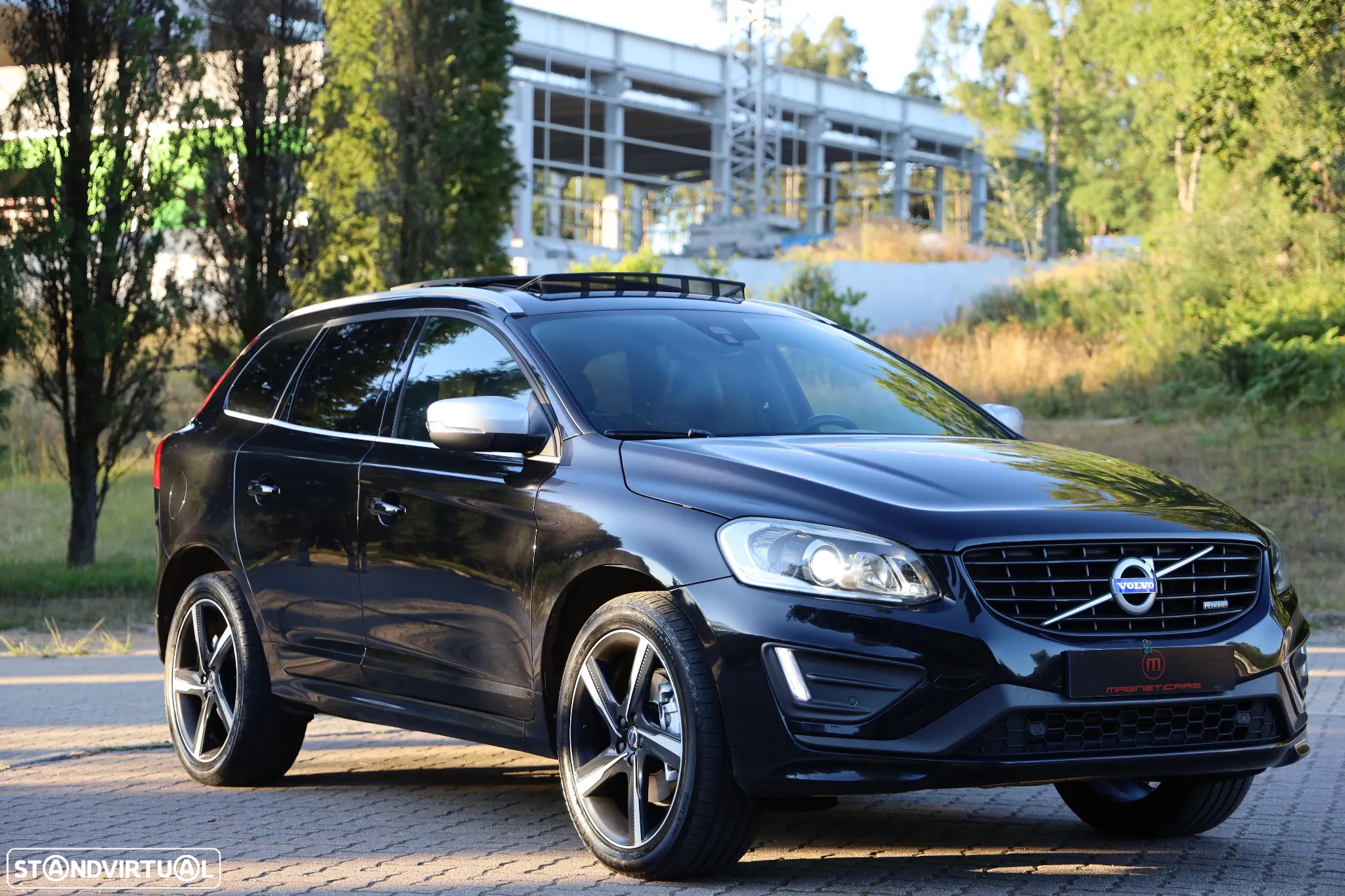 Volvo XC 60 2.0 D4 R-Design Geartronic - 2