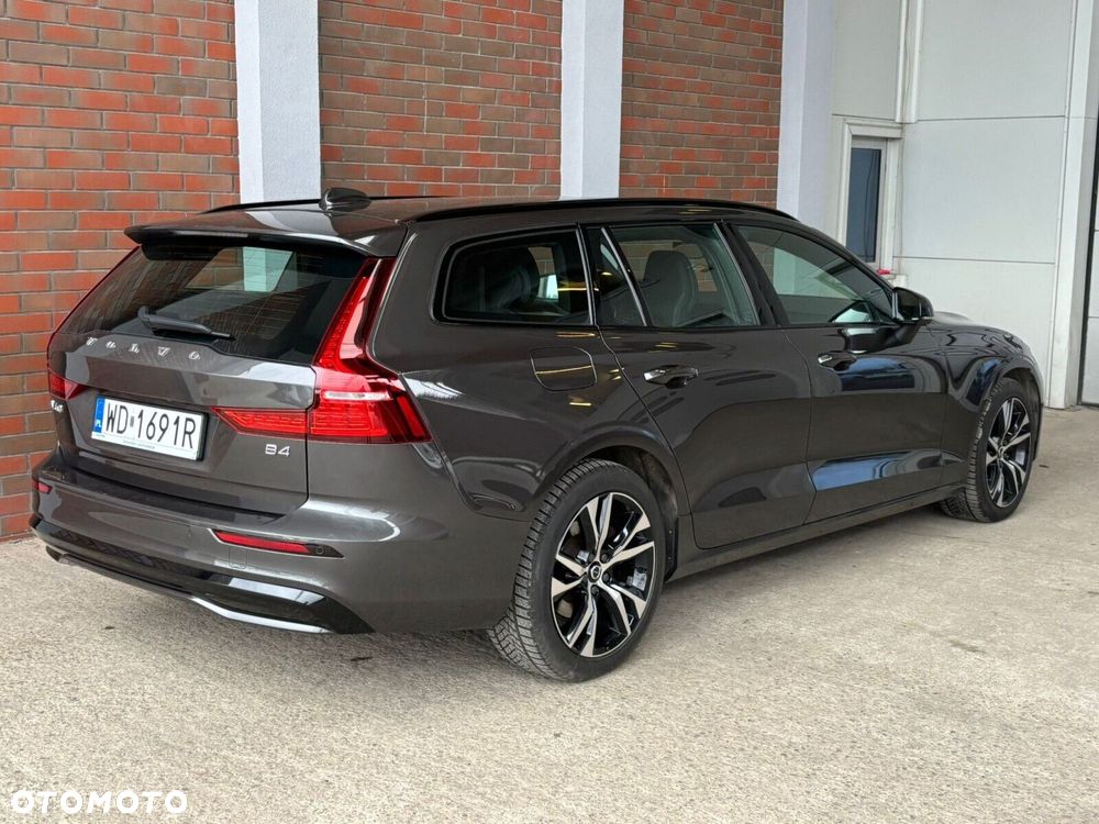 Volvo V60 B4 B Plus Dark - 4