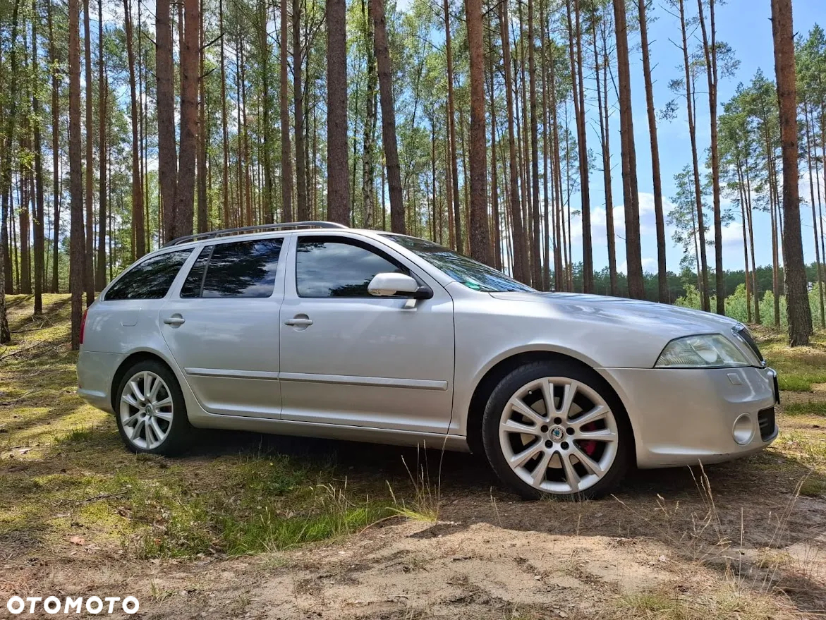 Skoda Octavia Combi 2.0 TDI DPF RS - 7