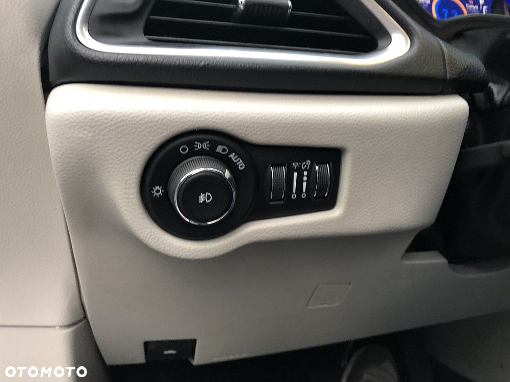 Chrysler Pacifica - 27