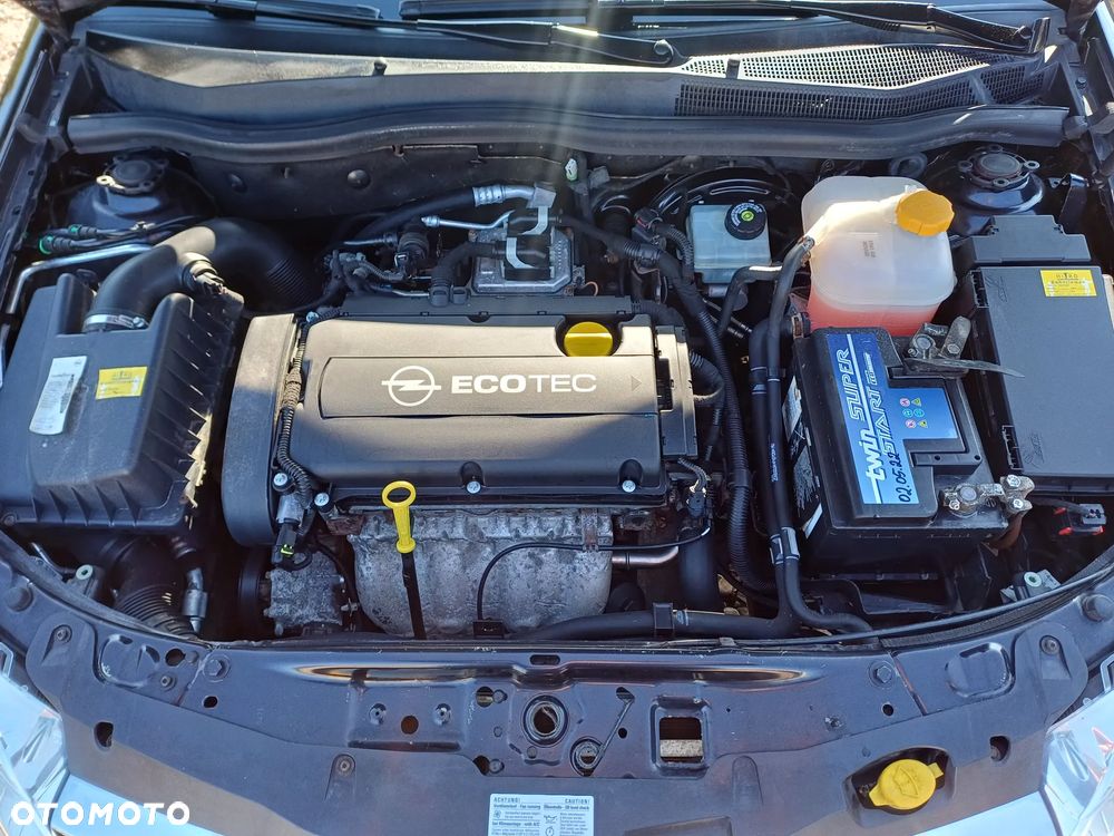 Opel Astra 1.6 Edition 111 Jahre - 10