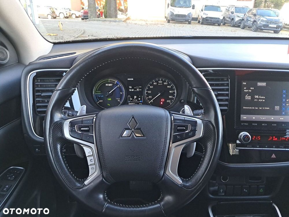 Mitsubishi Outlander - 21
