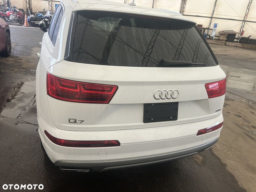 Audi Q7 - 11