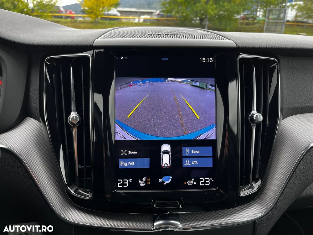 Volvo XC 60 B4 MHEV AT8 FWD R-Design - 23