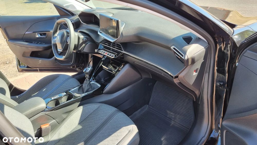 Peugeot 208 Benzin 100 Allure - 27