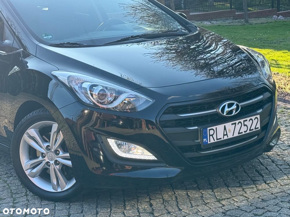 Hyundai i30 blue Kombi 1.6 GDi YES Silver - 9