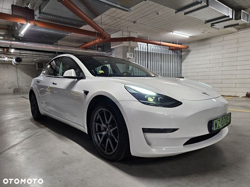 Tesla Model 3 - 10