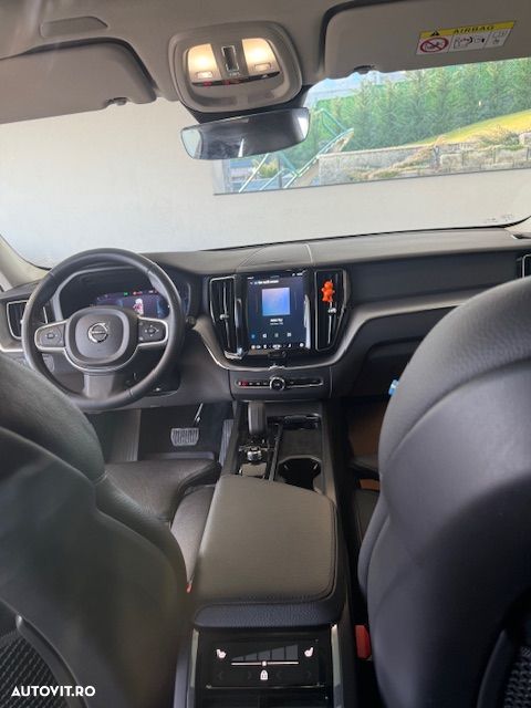 Volvo XC 60 B4 MHEV AT8 AWD Momentum Pro - 8