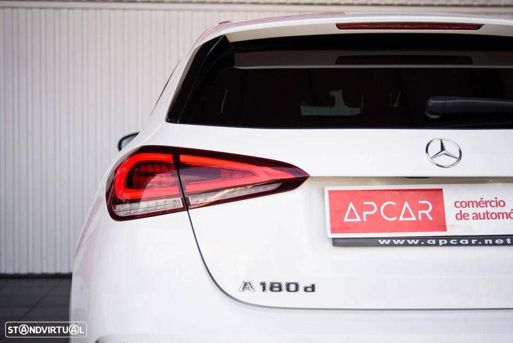 Mercedes-Benz A 180 d AMG Line - 14