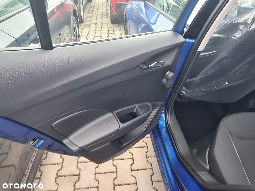 Skoda Fabia 1.0 Essence - 10