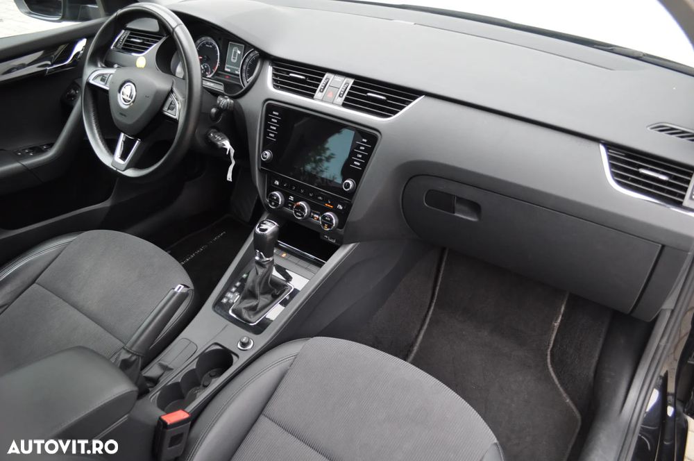 Skoda Octavia 2.0 TDI DSG Style - 23