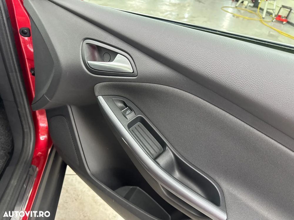 FORD Focus 2012 — imagine 23