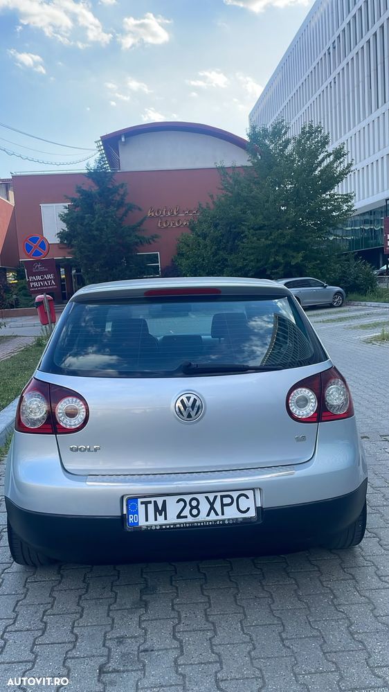 Volkswagen Golf - 10