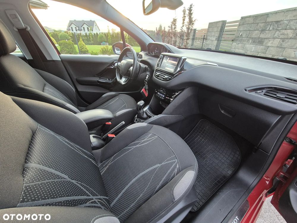 Peugeot 208 PureTech 82 Allure - 15