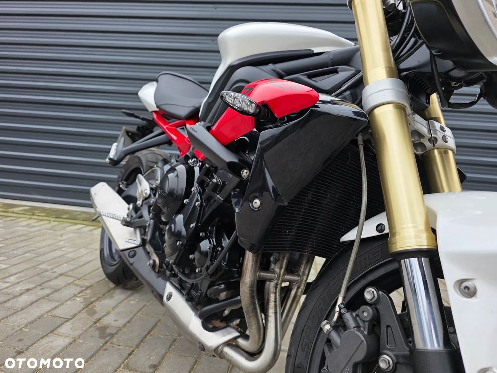 Triumph Street Triple - 15