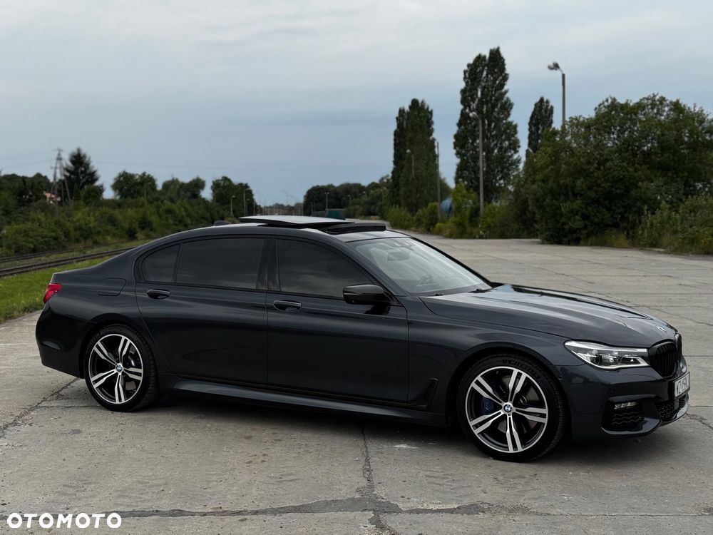 BMW Seria 7 750i - 17
