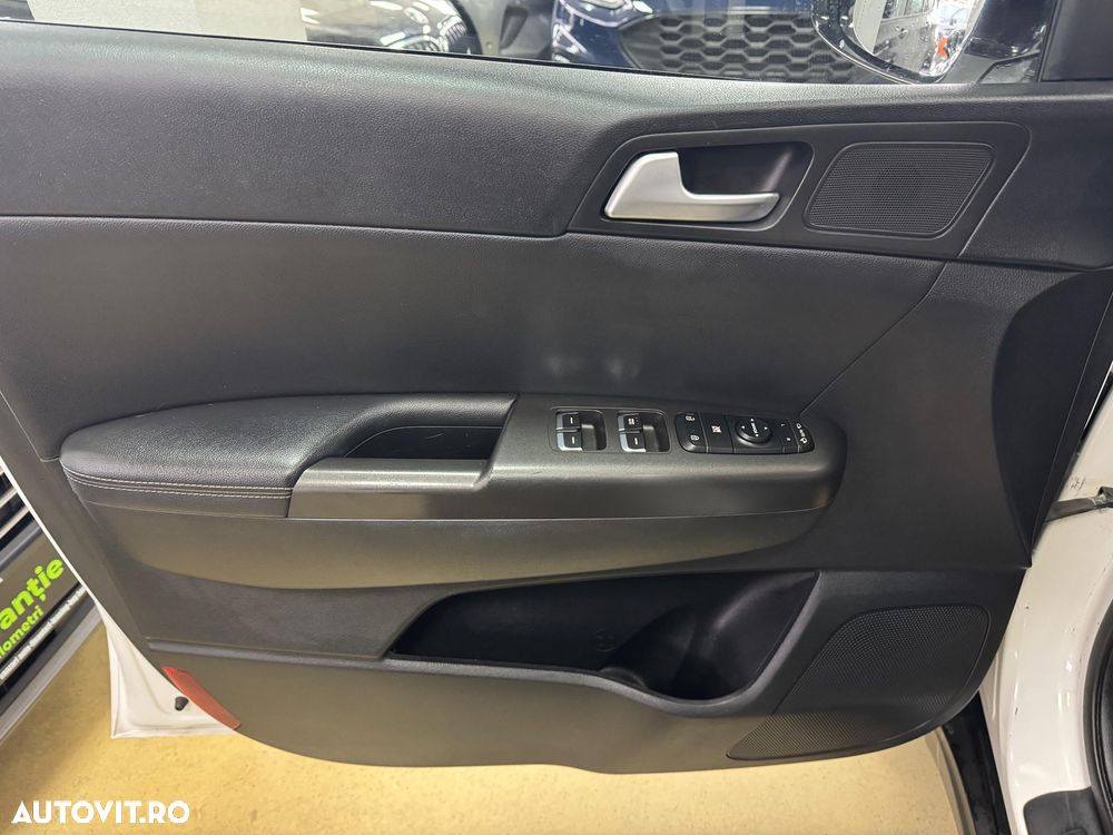 Kia Sportage 2.0 CRDI 4WD Automatik Dream-Team Edition - 30