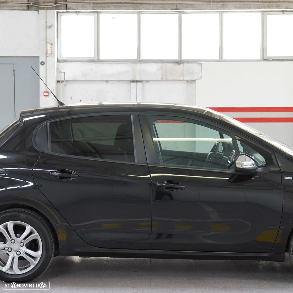 Peugeot 208 1.2 PureTech Style - 36