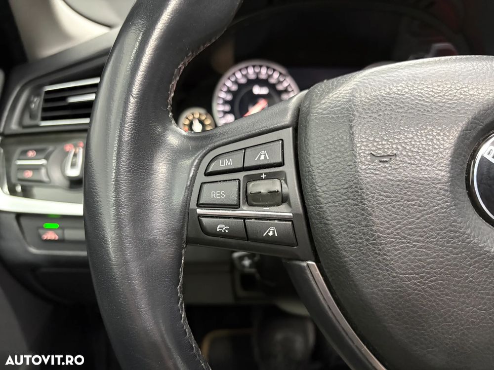 BMW Seria 5 525d xDrive Aut. Luxury Line - 30