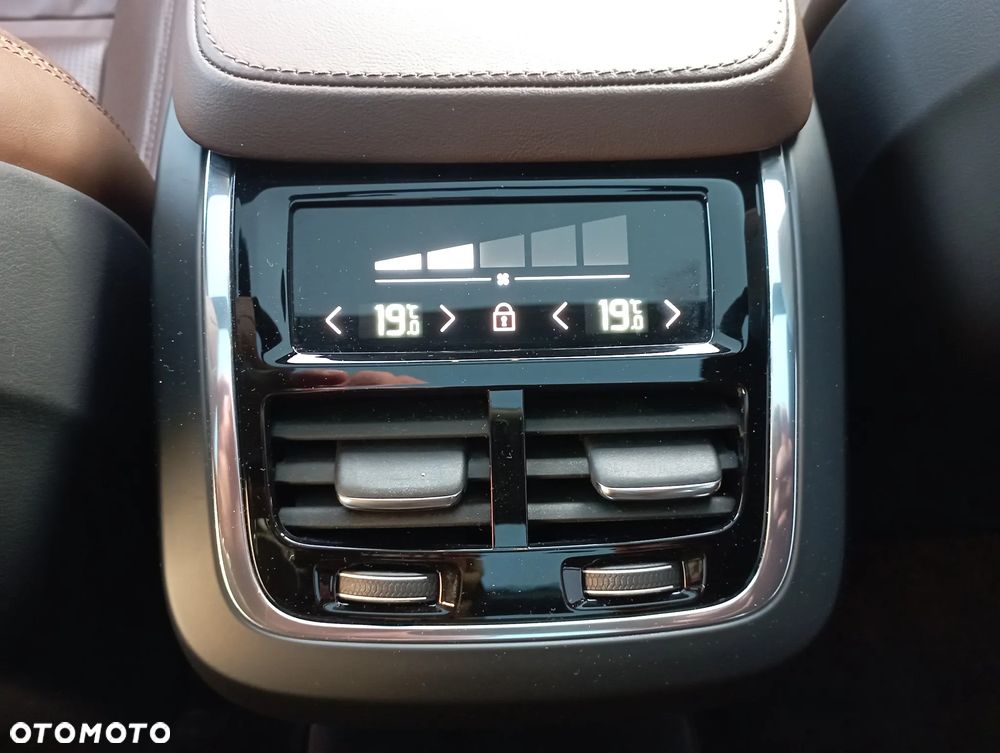 Volvo XC 90 T6 AWD Momentum - 29