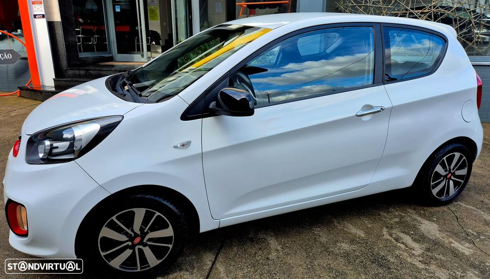 Kia Picanto 1.0 Fifa World Cup Edition - 20