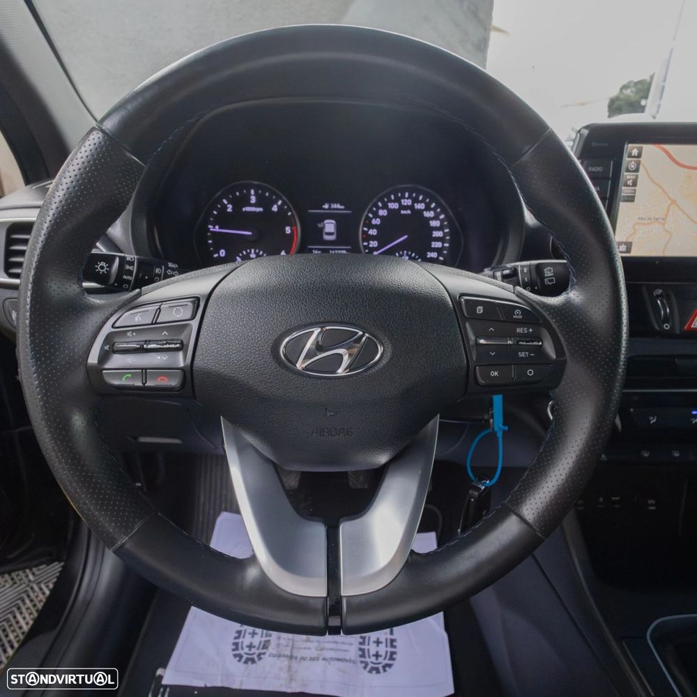 Hyundai i30 SW 1.6 CRDi Blue Comfort+Navi - 15