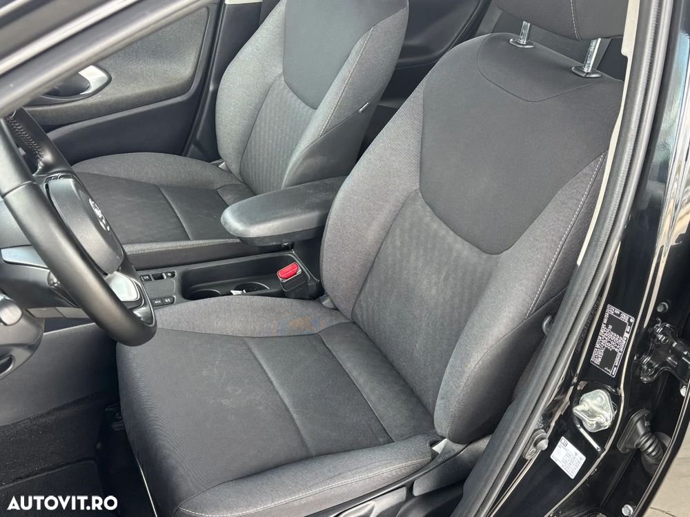 Toyota Yaris 1.5 VVT-i HSD Dynamic - 28